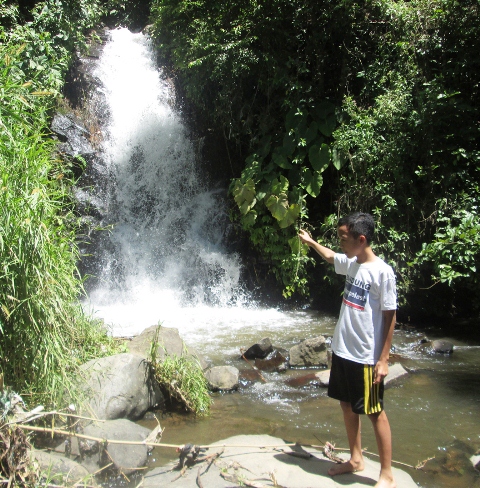 Air Terjun Air Merah