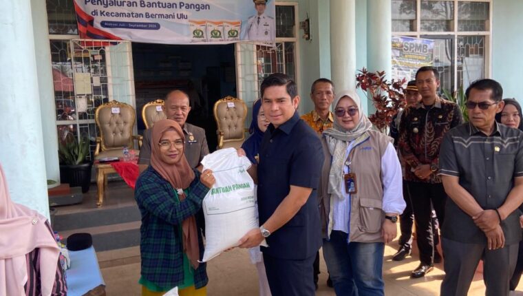 Penyaluran Bantuan Pangan di Rejang Lebong