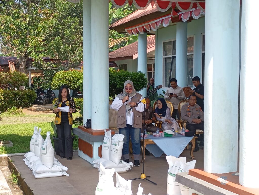 Pimpinan Cabang Perum Bulog Rejang Lebong Dian Zachriani