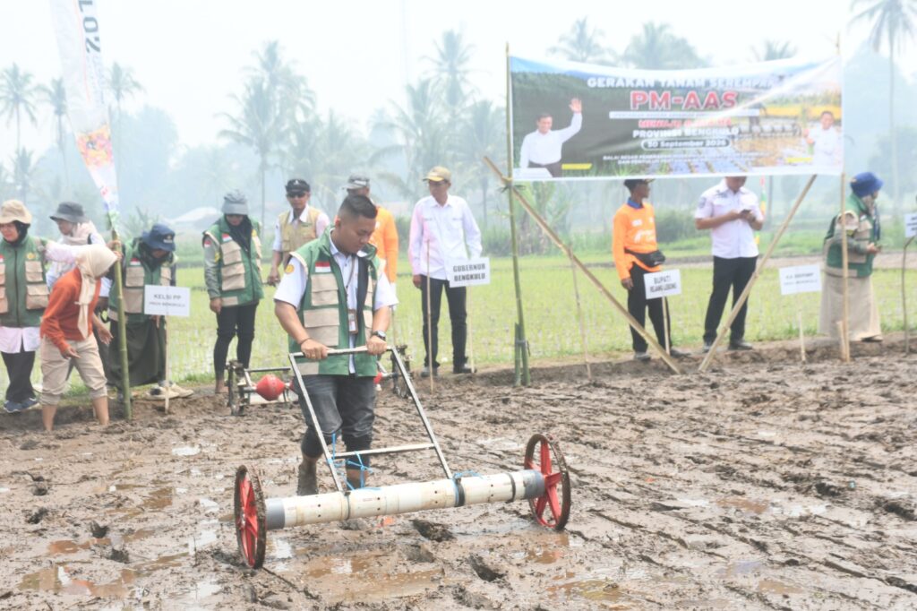 gerakan tanam padi serempak menggunakan metode Pertanian Modern Advance Agriculture System (PM-AAS)