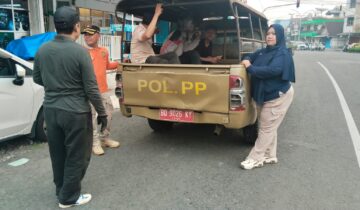 Satpol PP Rejang Lebong saat Menertibkan Gepeng