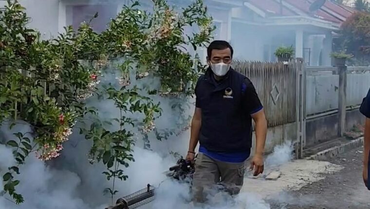 PMW Melakukan fogging atau pengasapan di kawasan Kelurahan Tasik Malaya, Kecamatan Curup Utara